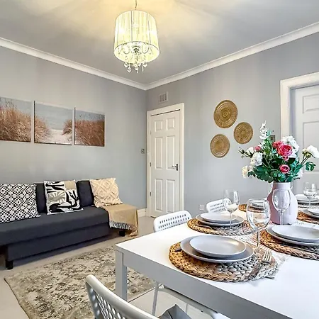 Quite And New House, Commore Drive شقة غلاسغو