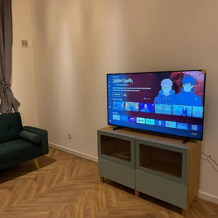 Acorn Spacious Apartment