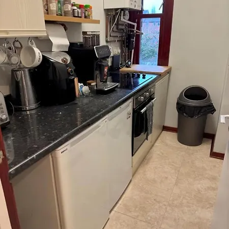 West-end 2 Bed Flat Entire Place W Free Parking * Glasgow