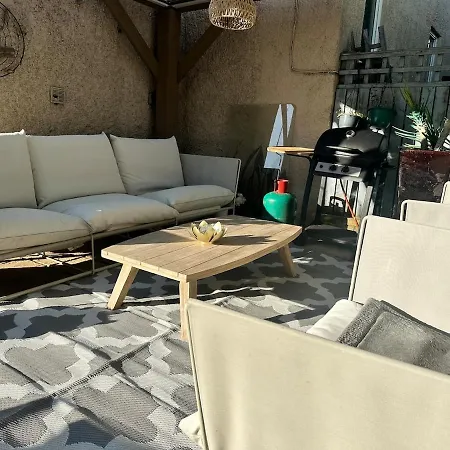 Daire Peaceful And Stylish Garden Flat Close To Transport And Centre
