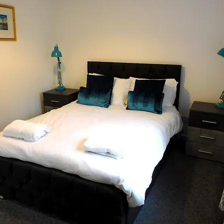 Bright 3 Bed Overlooking The Clyde Sec & Hydro גלאזגו