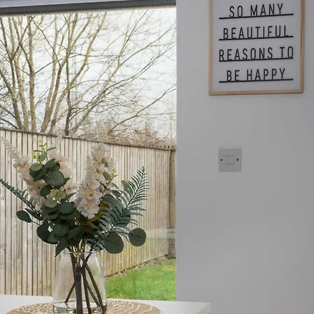 Casa de Férias Newly Renovated 3 Bedroom Modern House Glasgow