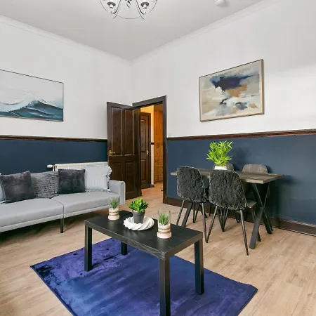 Free Parking - Sleeps 6 - 2 Bedrooms - Great Transport Links Apartamento Glasgow