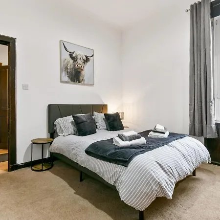 Free Parking - Sleeps 6 - 2 Bedrooms - Great Transport Links Apartamento Glasgow