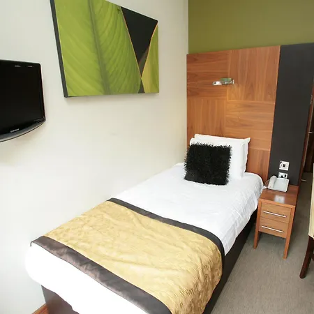 Acorn Hotel 3*