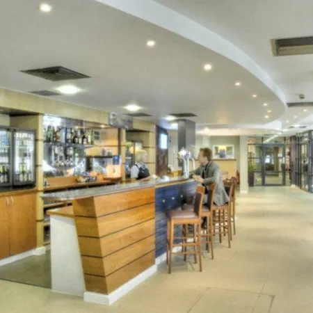 Hotell Express Riverside By Ihg