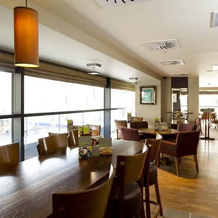 Premier Inn Glasgow City - Buchanan Galleries Hotel 3*