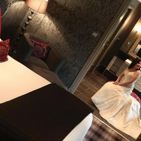 Отель Western Glasgow South Eglinton Arms