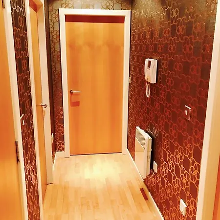 City Center Flat With Parking *