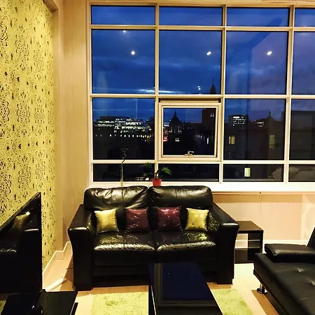City Center Flat With Parking شقة غلاسغو