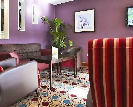 Premier Braehead Hotel 3*