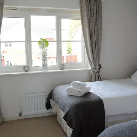 Holiday home Hampden House