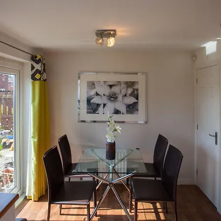 Holiday home Hampden House