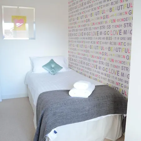 Hampden House * Glasgow