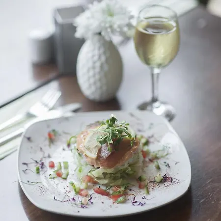 The Fullarton Park 2*