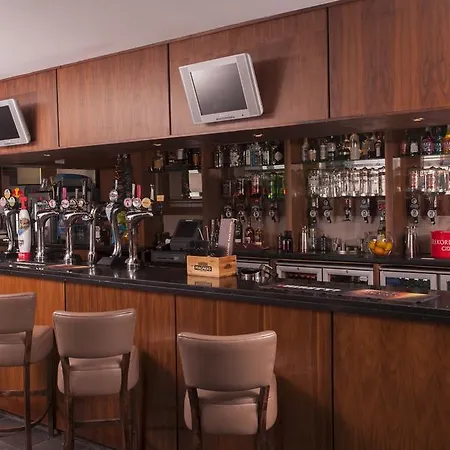 The Fullarton Park 2* Glasgow