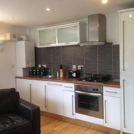 Clyde Waterfront 3*