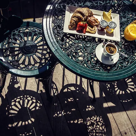 Carlton George Hotel