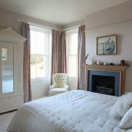 Finglen House 3*