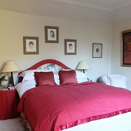 Finglen House Bed & Breakfast 3*