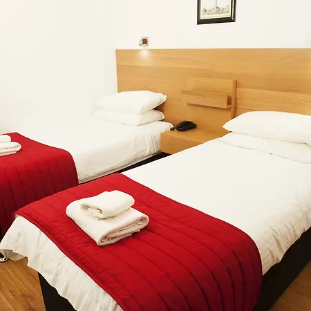 Hotel Charing Cross 3*