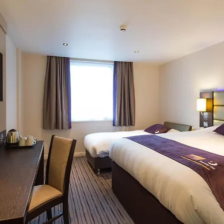 Premier Pacific Quay Hotel 3*