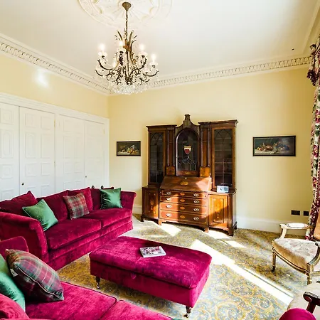 Crossbasket Castle & Restaurant Hotell High Blantyre