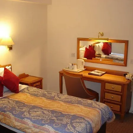 Kings Park Hotel 3*