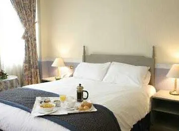 West By Compass Hospitality Szálloda 3*