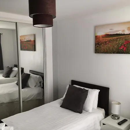 Glasgow Green Apartments *