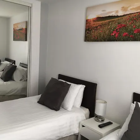 Glasgow Green Apartments * Glasgow