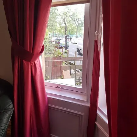 Bentinck Street Ground Floor Апартаменты *