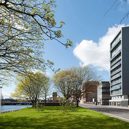 Hotel Clyde Waterfront