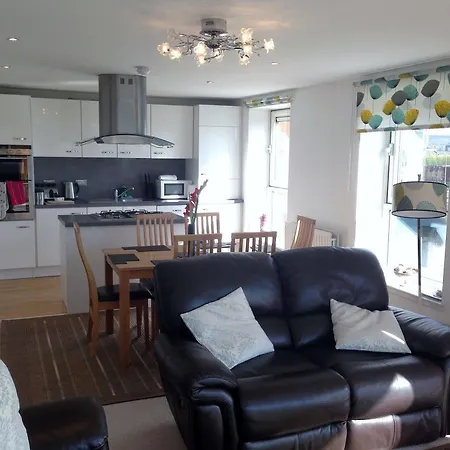 Hotel Clyde Waterfront 3*
