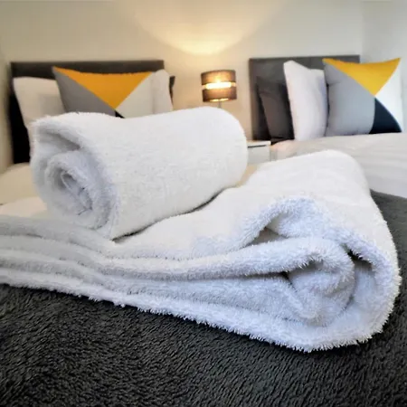 Signature - Redstone House - Newton Mearns Apartment *