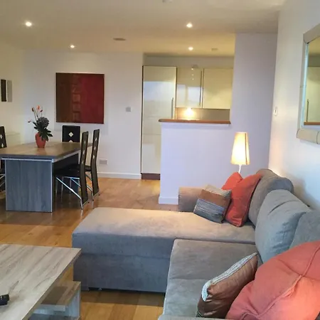 Sec Hydro Argyle West End - 2 Bedrooms Apartment