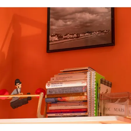 Apartment Beautifully Kept Mezzanine Flat ★school Of Art★