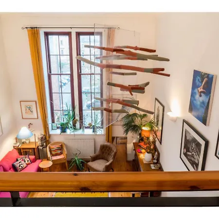 Apartment Beautifully Kept Mezzanine Flat ★school Of Art★ *