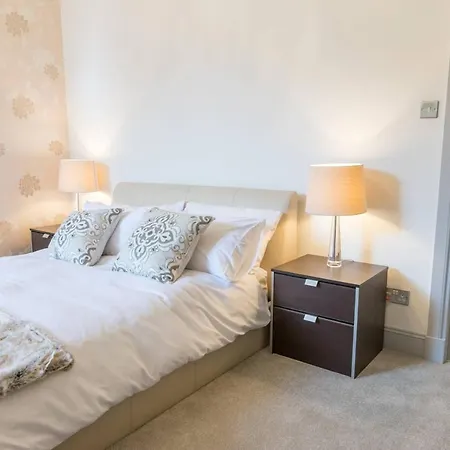 Stunning 2 Bedroom In Heart Of West End
