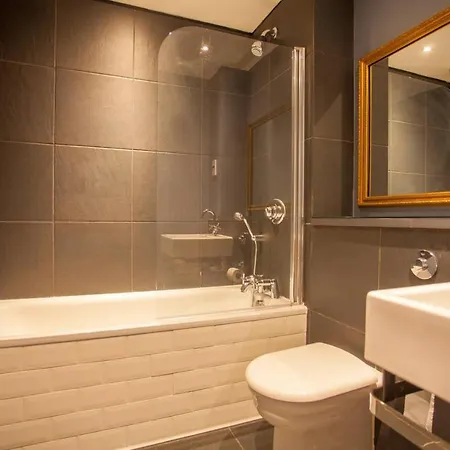 Classic And Stylish, Central