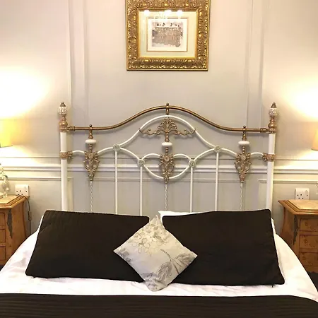 The Alamo 4*