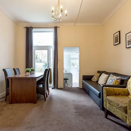 Lomond Serviced Apartments- Hydro House *