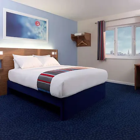 Travelodge Paisley Road Hotel 3*