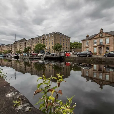 Luxury 2bd Penthouse Private Lift & Swimming Pool Apartment Glasgow