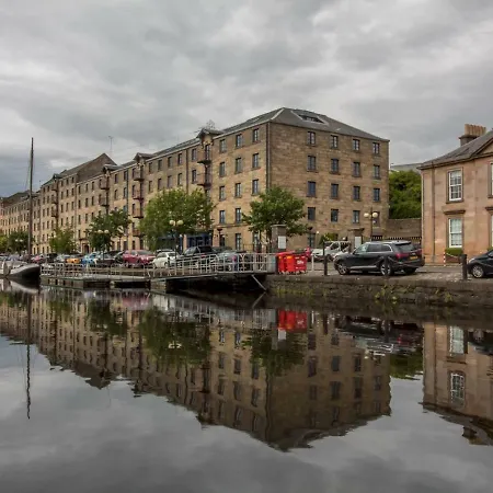 Luxury 2bd Penthouse Private Lift & Swimming Pool Apartment Glasgow