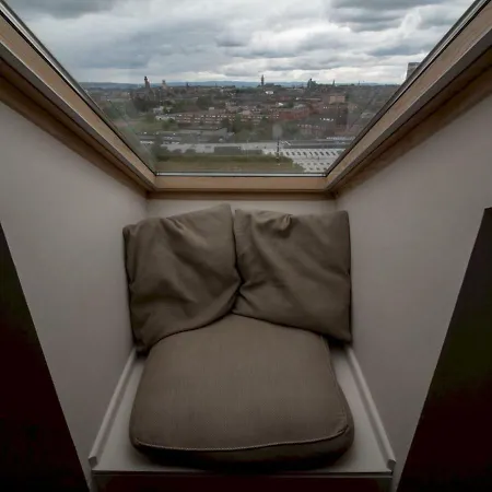 Luxury 2bd Penthouse Private Lift & Swimming Pool