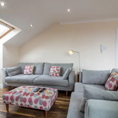 Apartment Luxury 2bd Penthouse Private Lift & Swimming Pool Glasgow