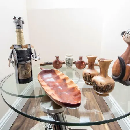 Luxury 2bd Penthouse Private Lift & Swimming Pool Apartment