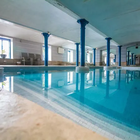 Luxury 2bd Penthouse Private Lift & Swimming Pool Apartment