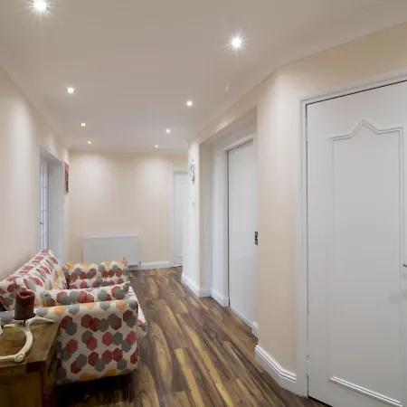 Apartment Luxury 2bd Penthouse Private Lift & Swimming Pool